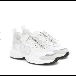 Valentino Garavani VLogo SHEGOES Sneakers